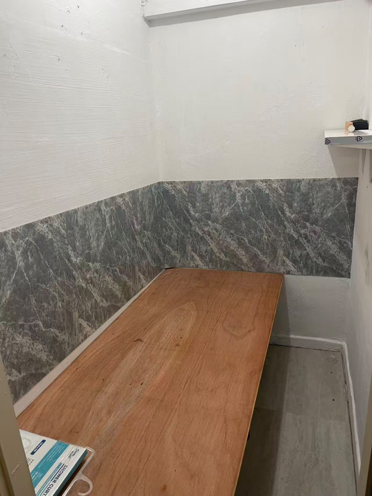 勿落（Bedok）Blk539，S’460539，招主人房女搭房500，普通房男搭房400，每个房间都有空调，还有一个储物间只租一人也有空调600，楼下就是盛松超市，24小时食阁，面包店等等购 图片 2
