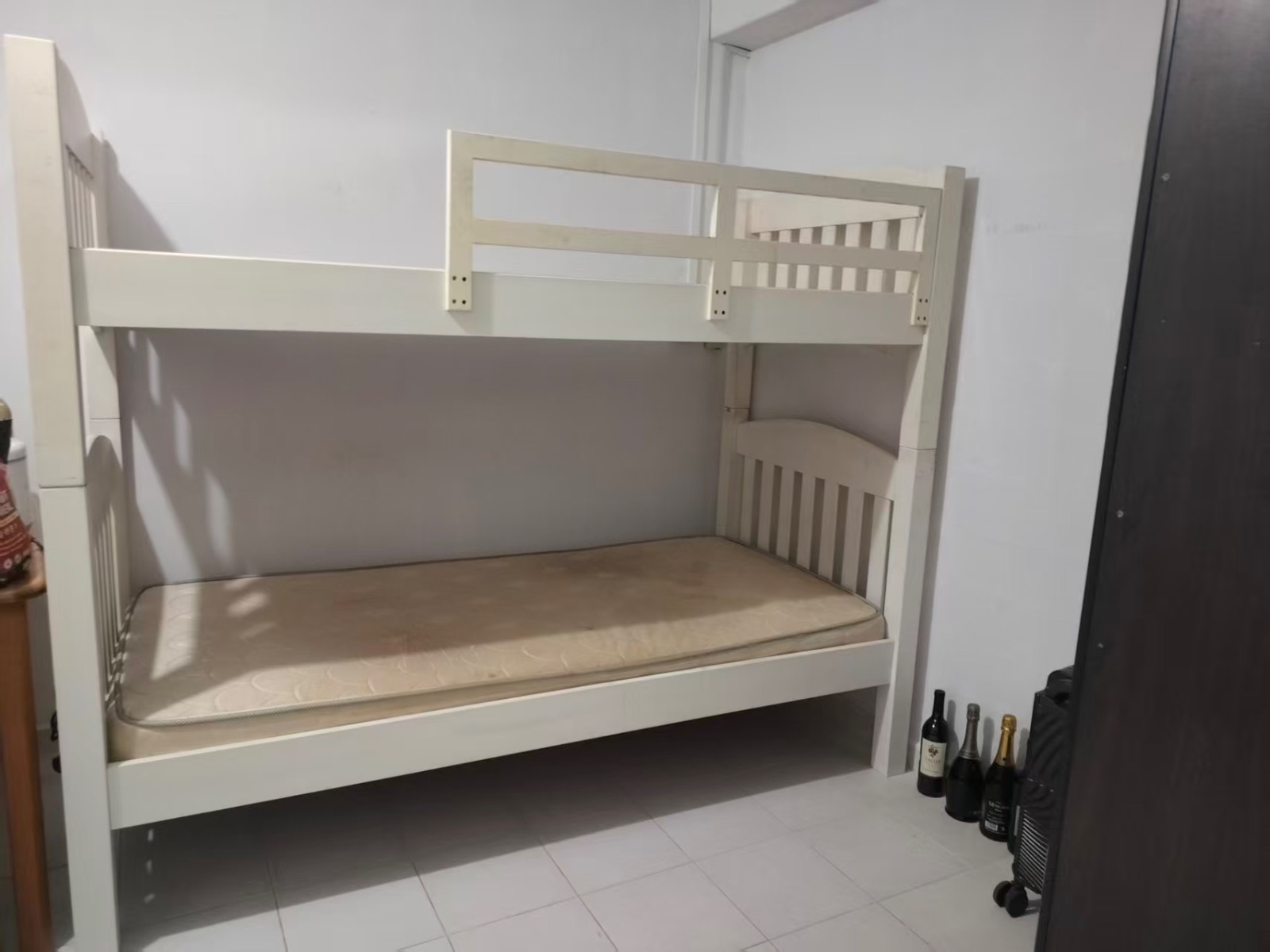 Bedok 勿洛3人间女床位床位 · 包水电 · 独卫 · $500月本屋地址