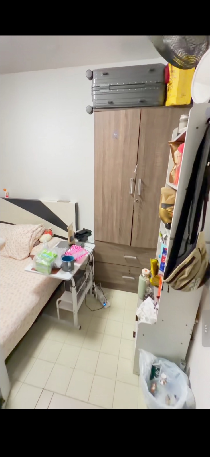 亚龙 达科达地铁站单间出租，1000块 制造业或者服务个一个  两人女搭房或者夫妻都行，下楼就是地铁站，水电空调网全包，没有限制。楼下有昇松超市，NTC 超市，食阁。步行 15 分钟就到芽笼5 图片 4