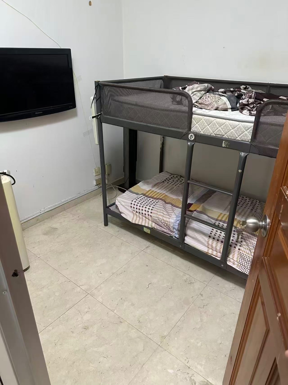 巴耶利峇（邮编409286）的地铁站附近有客厅隔间出租，适合情侣夫妻或者两男两女，包水电网，可煮，有冷气，不要地址，房租900，有需要的朋友， 图片 3