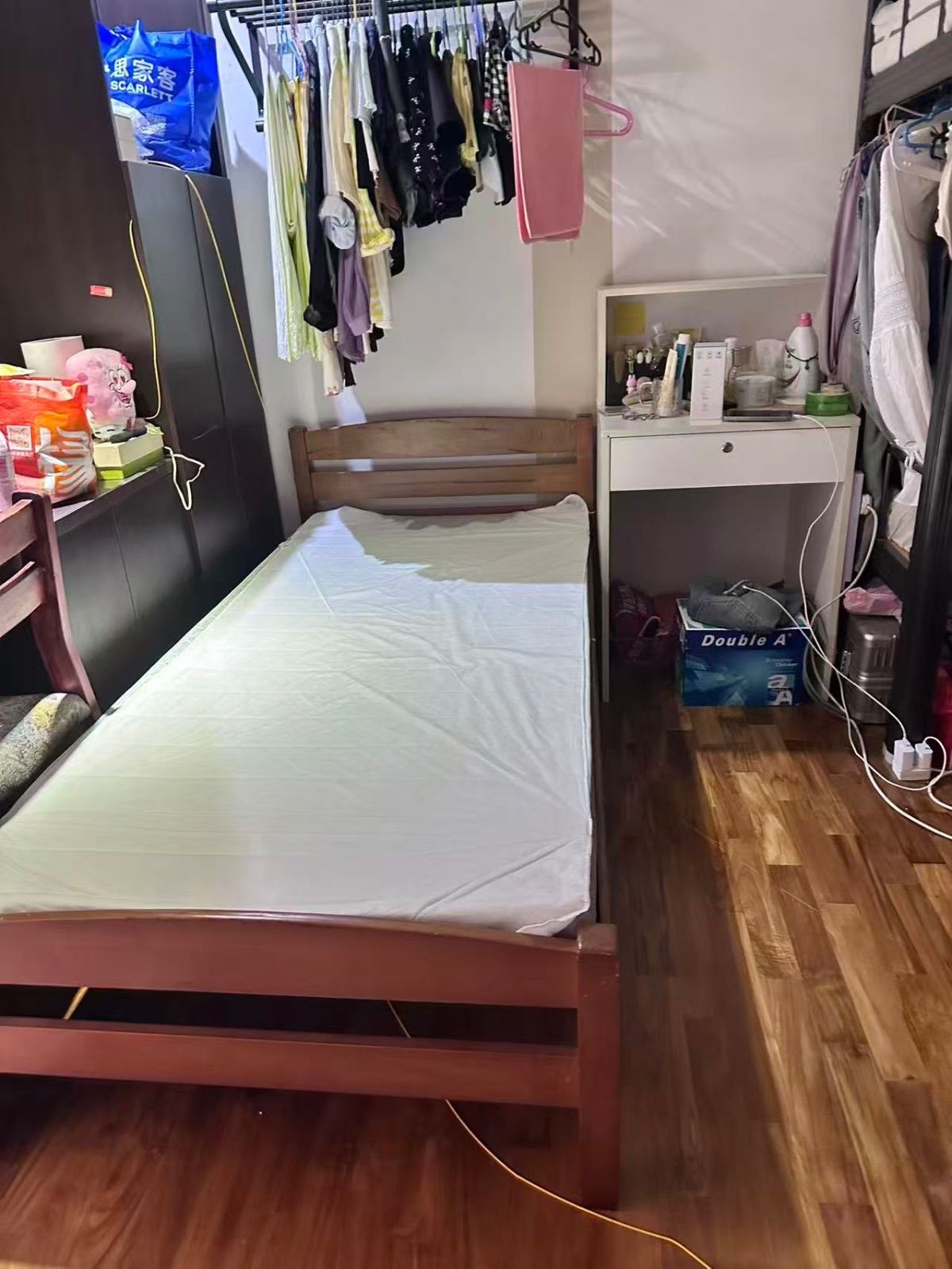武吉士 · 包水电 · $450/月女床位 图片 2