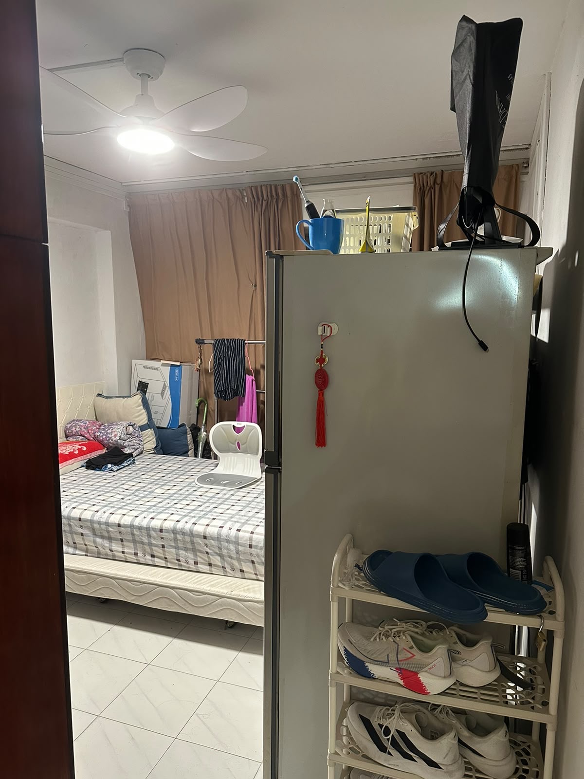 欧南园公寓 普通房 夫妻 2男2女 都可以价格$1350元 又空调 有窗户 可以煮饭。制造业 服务业建筑业都可以报。可以煮饭。  邮编080101