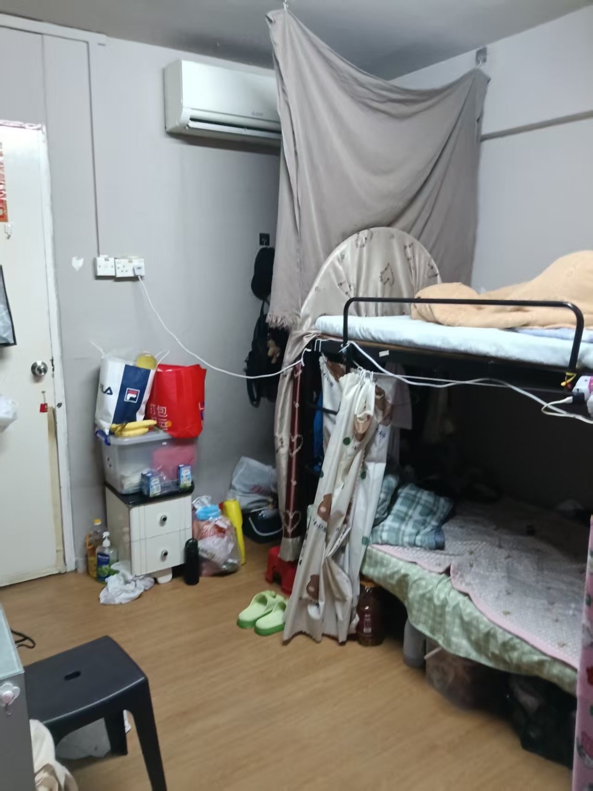 金文泰 女床位4人间房间有厕所近地铁 · 图片 2