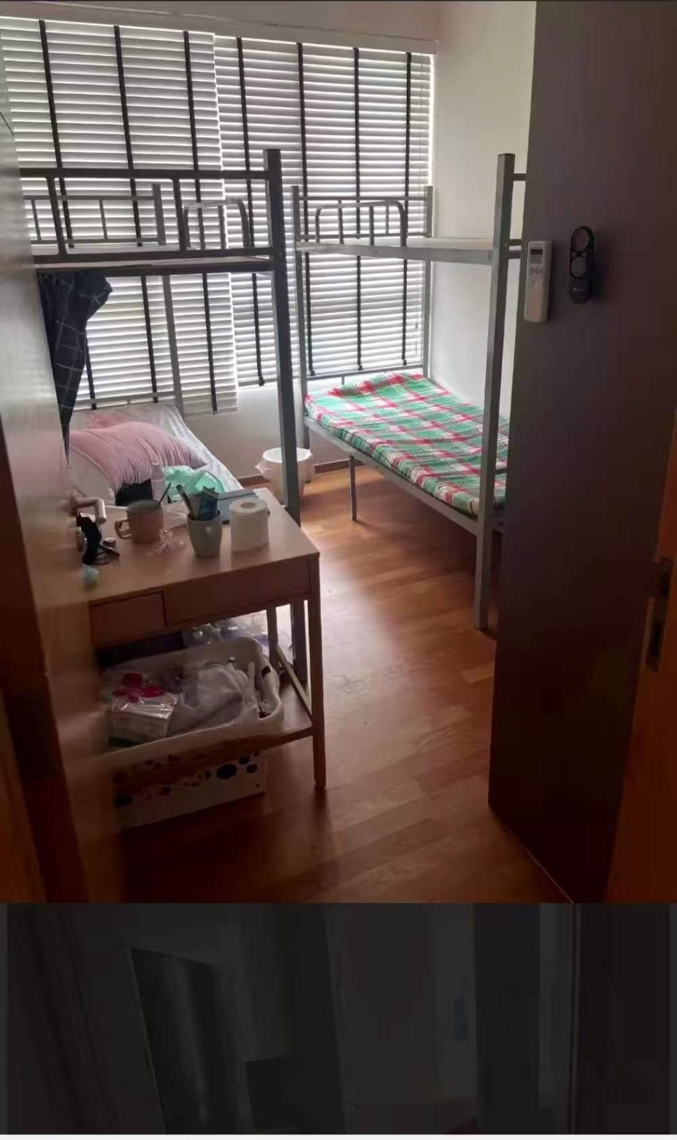 景万安 417396有 单间 有夫妻有男女400床位。可以煮饭 又空调。 普通房 · 可煮