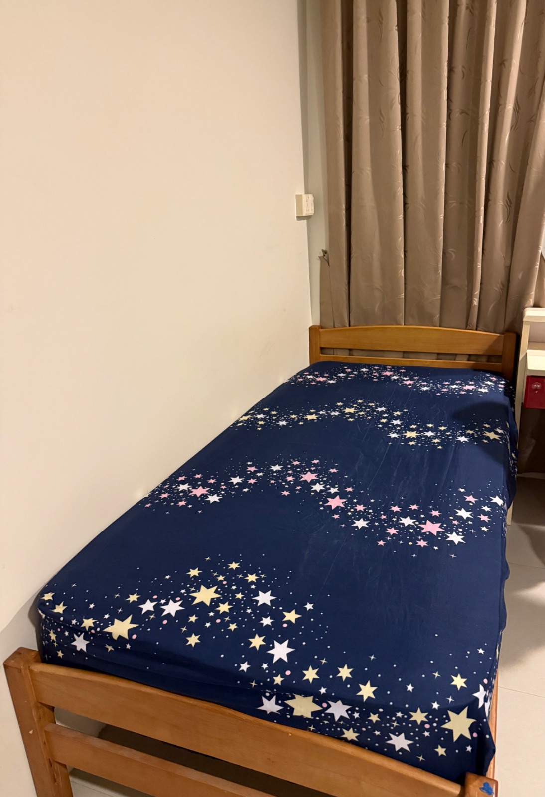 布莱德女搭房招床位