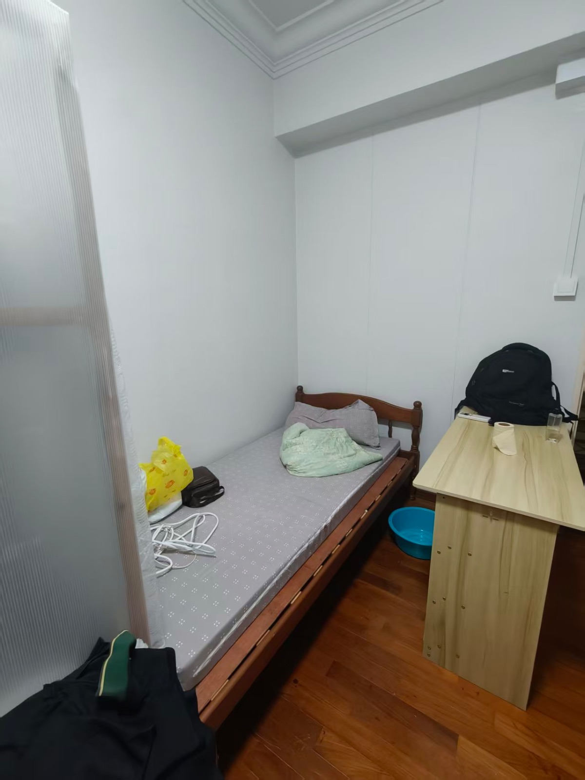文礼两人间缺一个人邮编642667整套8人 可以服务业。 图片 2