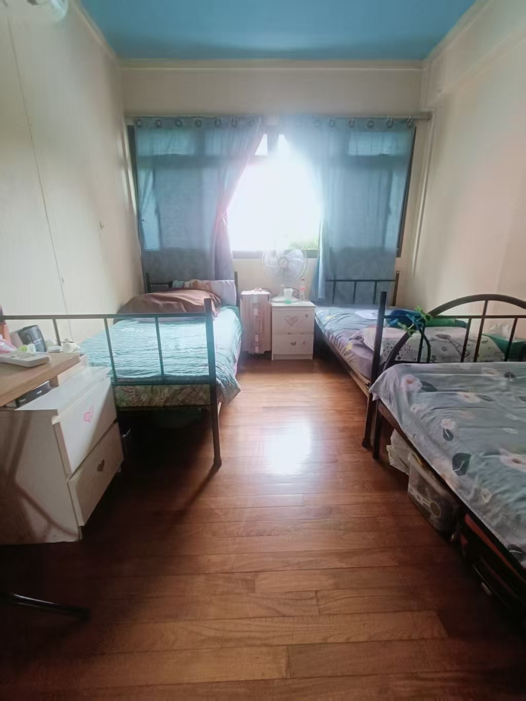 巴西立510271.510512  新房出租. 男4人间女4人间.夫妻房1100隔间.储藏室550.  又空调 煮饭。本屋地址.随时入住.