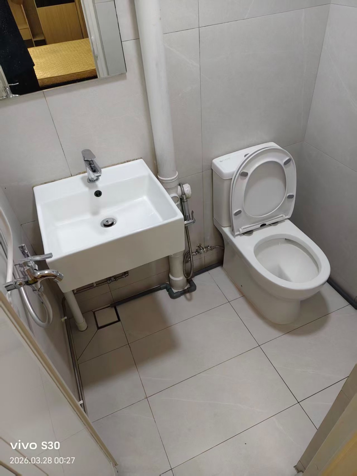 Ang Mo Kio 宏茂桥主人房夫妻1450主人房 · 近地铁 · 包水电 图片 3