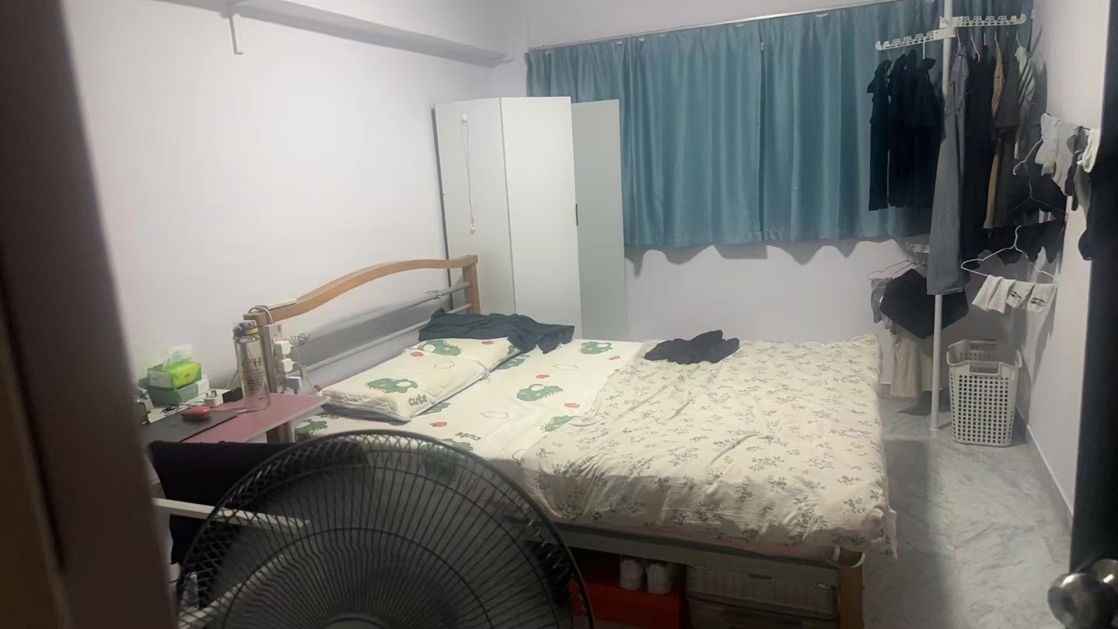 (1)碧山地铁站BLK231(570231)夫妻房夫妻本屋地址1200，水电费平摊