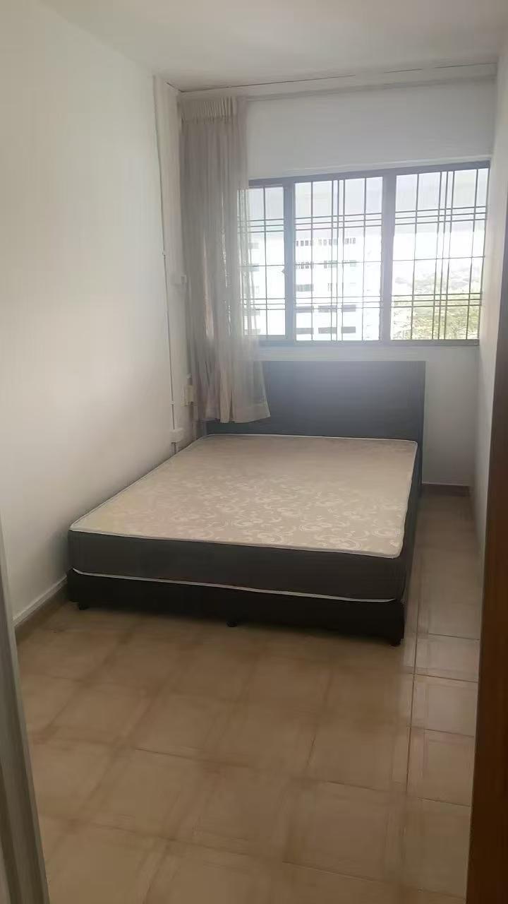 Chinese Garden 隔间 · 近地铁 · 包水电 · $750/月