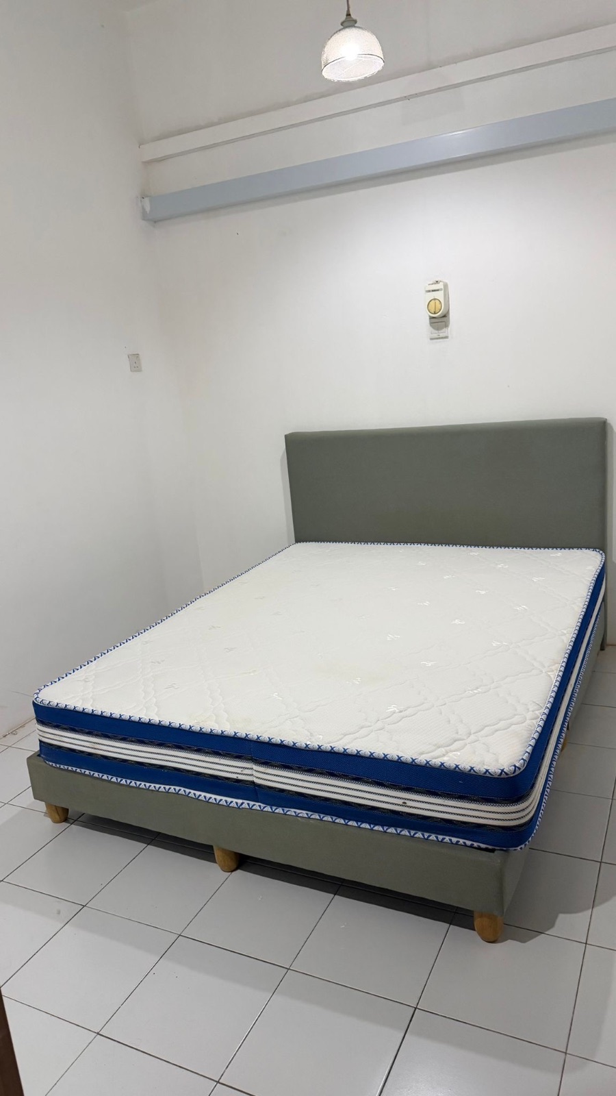 万国 ·单间 600元。男女都可以有本屋地址