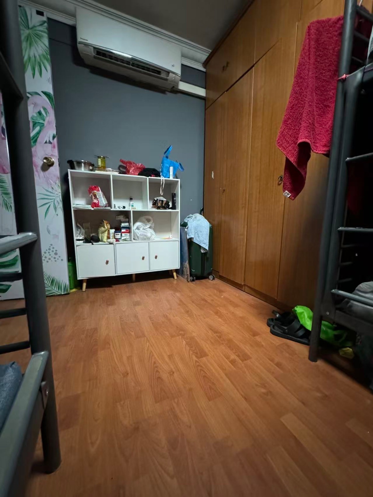 芽笼峇鲁 床位 · 包水电 · $450/月 图片 2