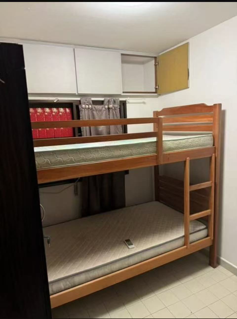 亚龙 达科达地铁站单间出租，1000块 制造业或者服务个一个  两人女搭房或者夫妻都行，下楼就是地铁站，水电空调网全包，没有限制。楼下有昇松超市，NTC 超市，食阁。步行 15 分钟就到芽笼5 图片 6