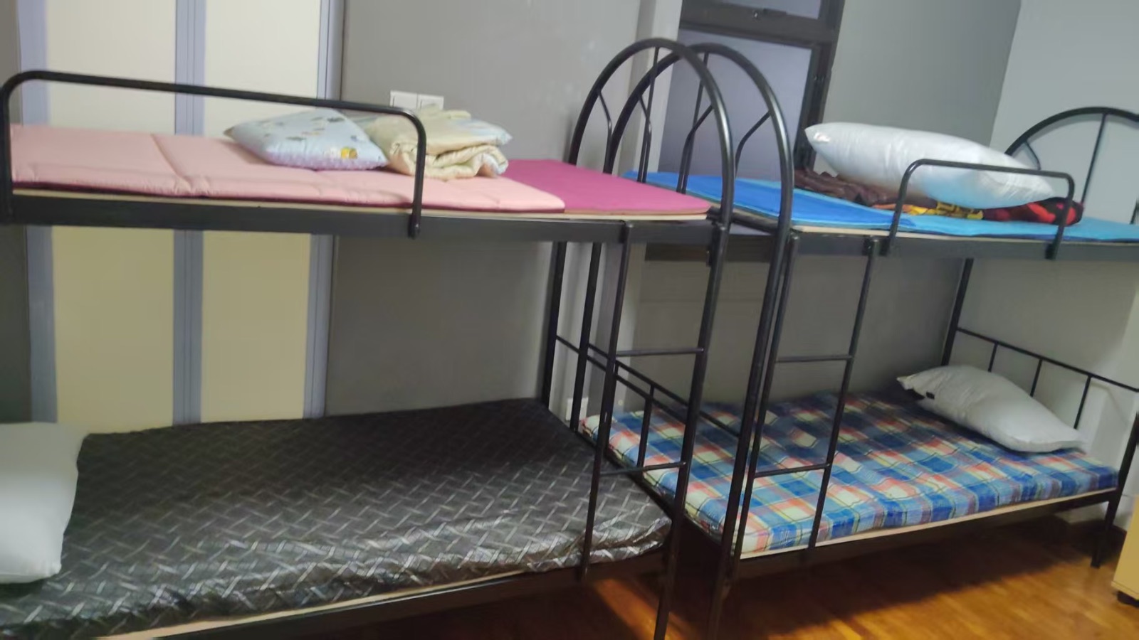 牛车水 男床位 · 可煮 女床位 050034 052335