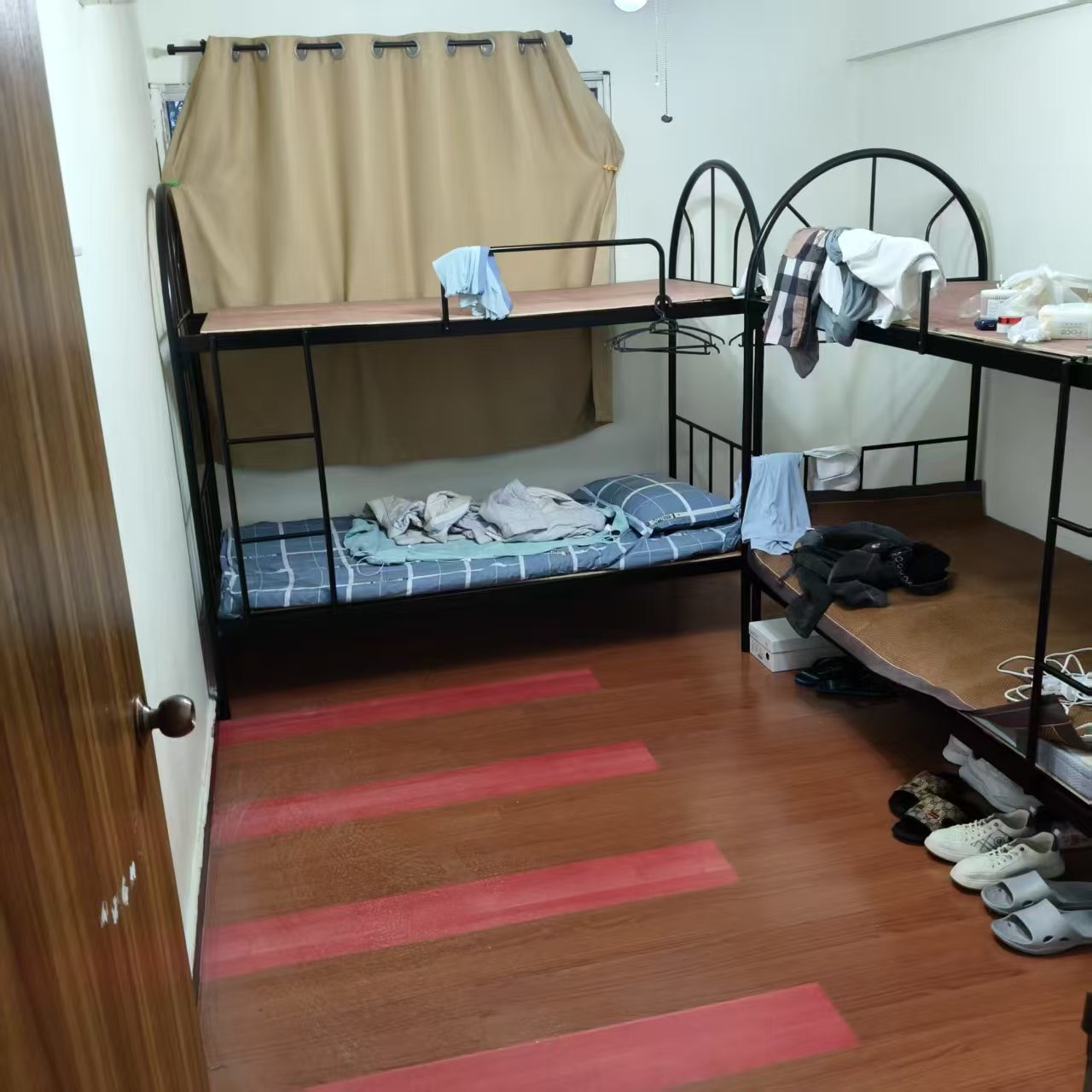武吉巴督 邮编，650207 离地铁站8分钟，楼下食阁，超市 男女床位招租，有本屋地址，需要联系，