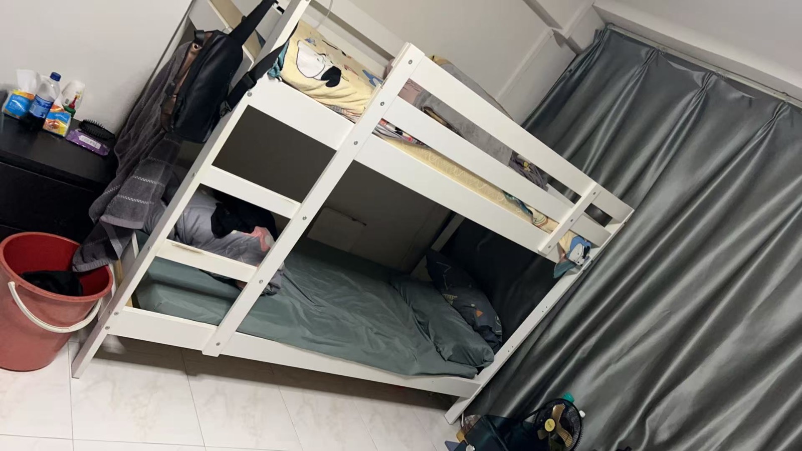 Serangoon 实龙岗3人一间女生床位 · 包水电 · $550/月