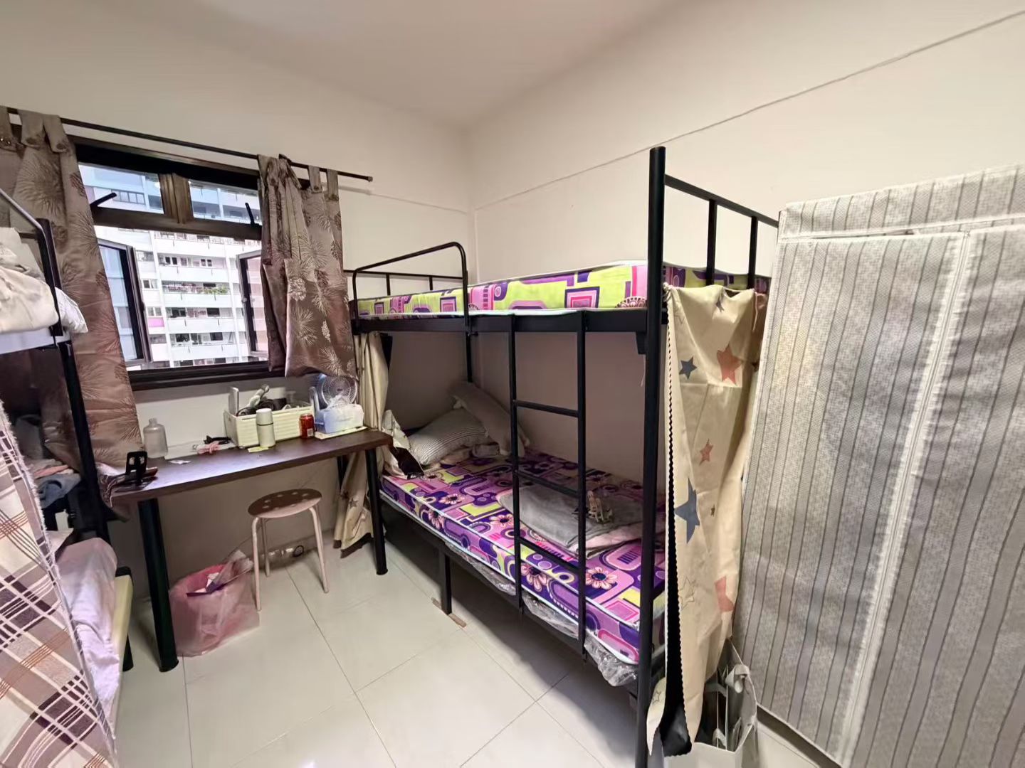 Bukit Batok 女床位 · 包水电 · 可煮 · $400/月没有房地址房间有厕所