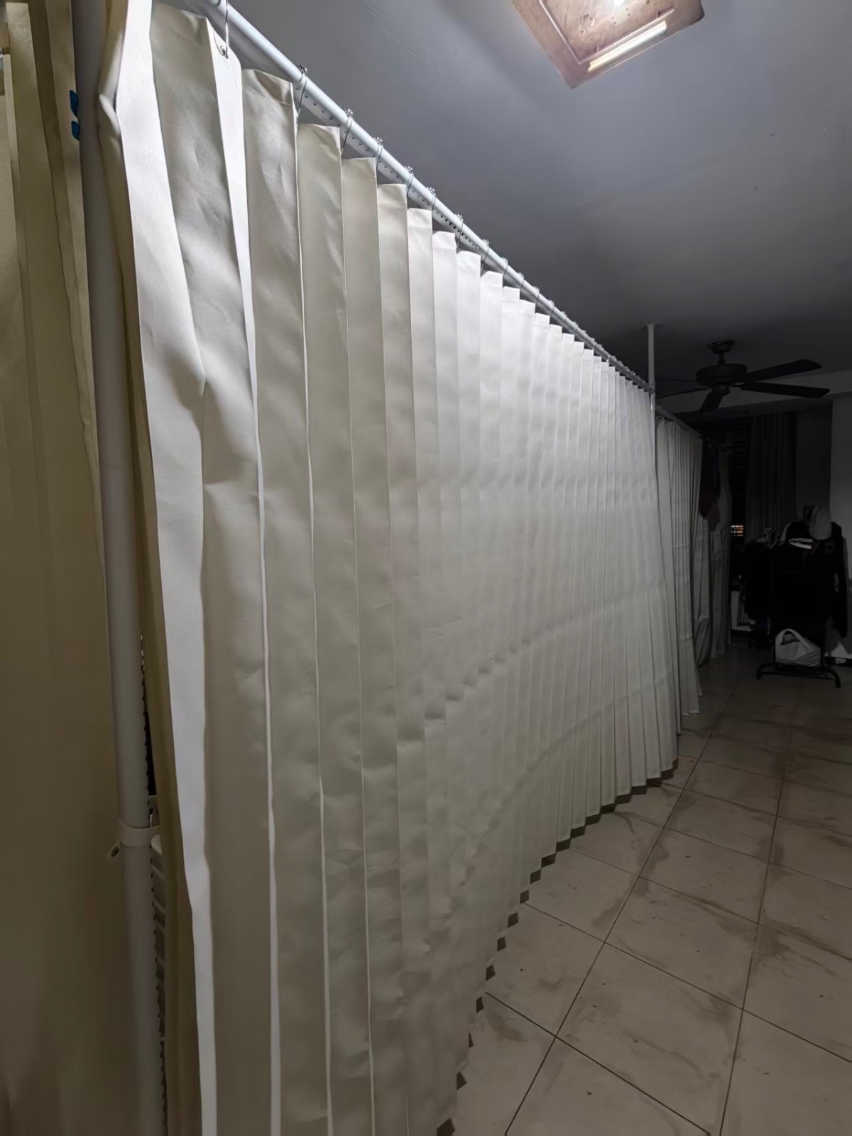 文礼 一个人住 客厅隔间。邮编642677 价格$450空调扇没有本屋地址 可以煮饭 风扇 图片 2