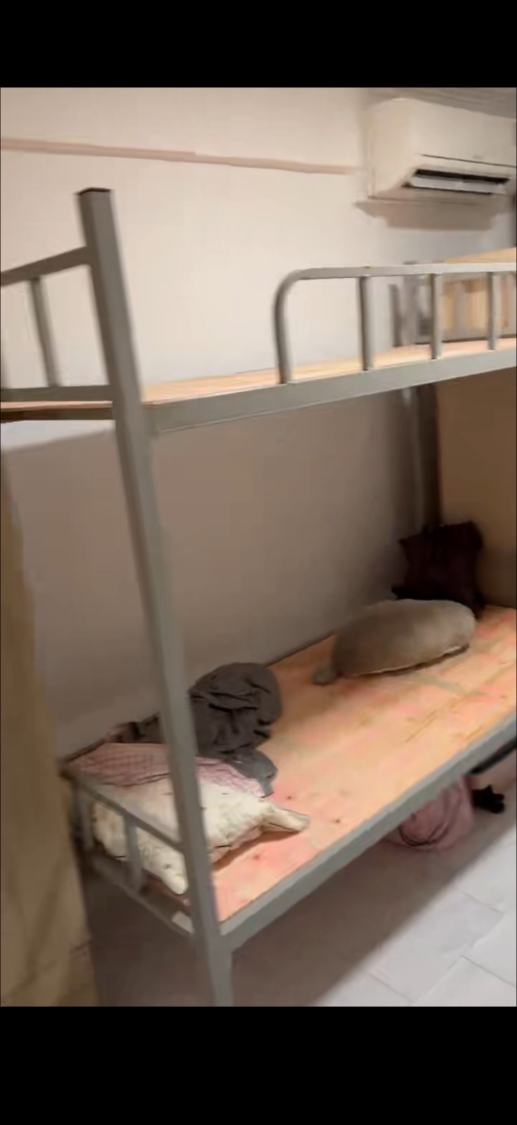 宏茂桥女床位4人间主人房560127随时入住 合法人数。人少干净 本屋地址500元 不要地址$450元。任何行业地址 又空调可以煮饭
