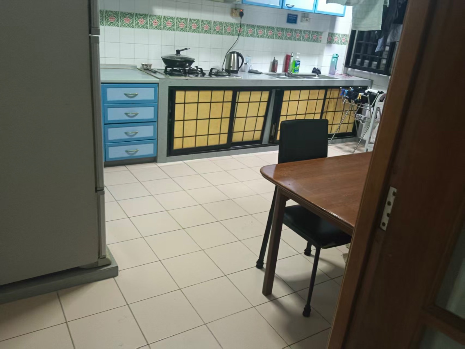 (1)巴西力地铁站男女搭房邮编513528 (2)巴西力靠近机场洛阳工业区 邮编510130 (3)淡滨泥招男女搭房邮编520271 (4)巴西力招男女搭房，4人间服务业可以报本屋地址邮编510197