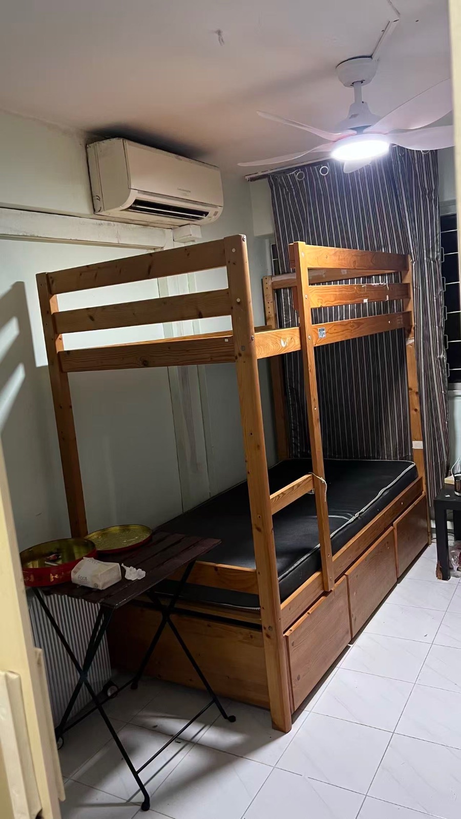 欧南园公寓 男床位 3人一间 主人房 带厕所 可以本屋地址 制造业服务业建筑业 又空调 可以煮饭 上铺$500下铺$550本屋地址  邮编080101 随时入住